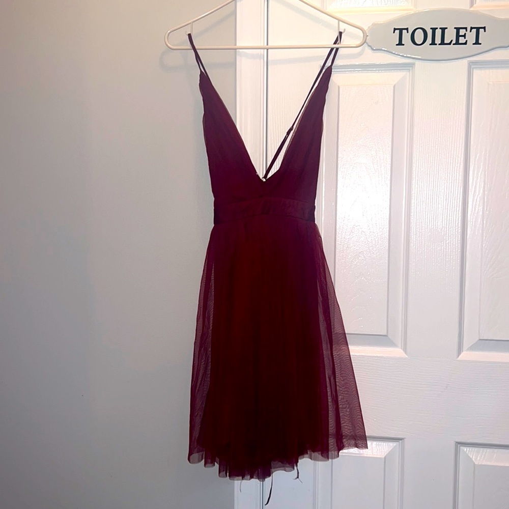 WINDSOR holiday party dress. Size L. Maroon color with lots of tulle